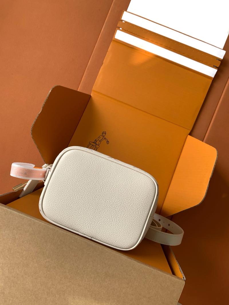 Louis Vuitton All In BB M25673