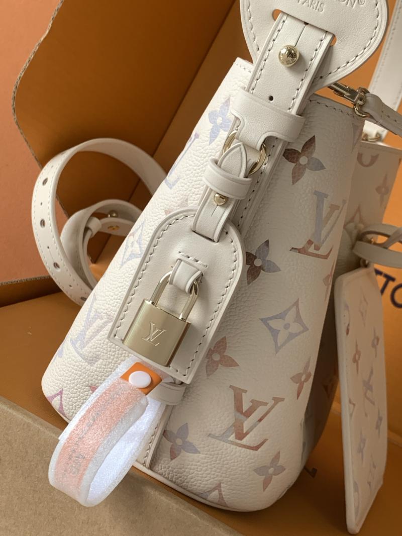 Louis Vuitton All In BB M25673