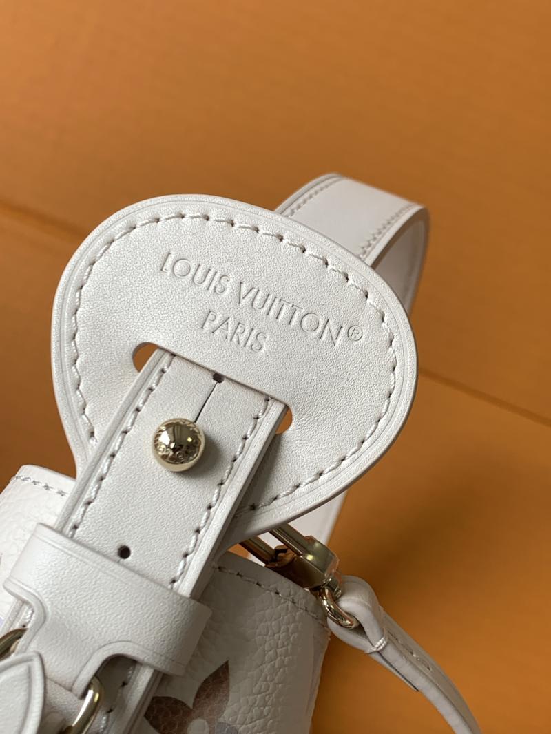 Louis Vuitton All In BB M25673