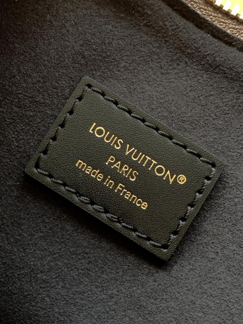 Louis Vuitton Cookie BB M15056