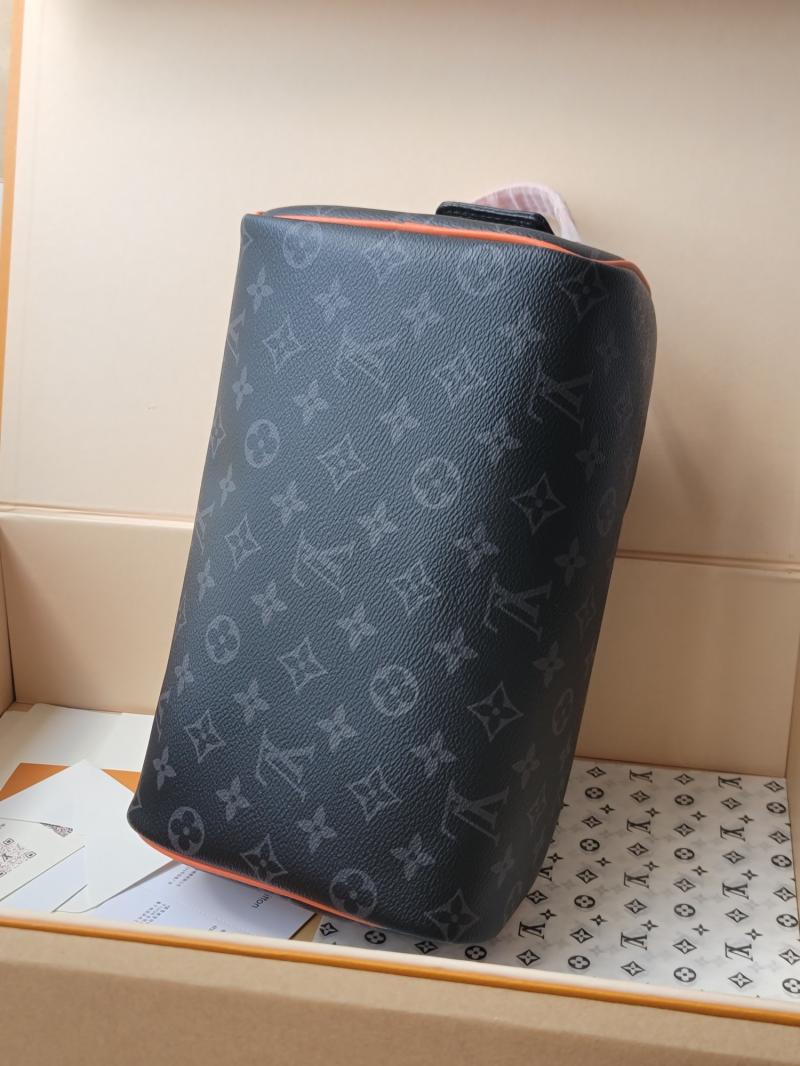 Louis Vuitton Dopp Kit M15246