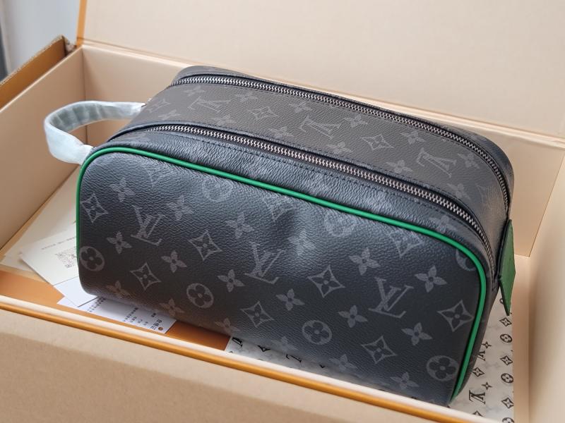 Louis Vuitton Dopp Kit M26433