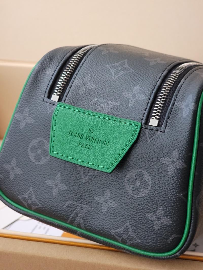 Louis Vuitton Dopp Kit M26433
