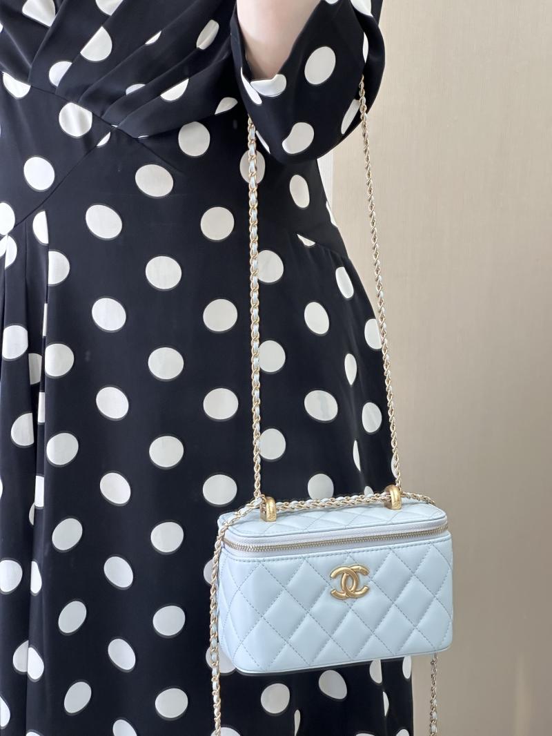 Small Chanel Vanity With Chain Blue AP3651