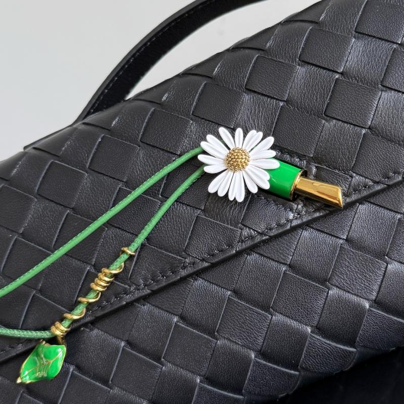 Bottega Veneta Andiamo Clutch Black 836810