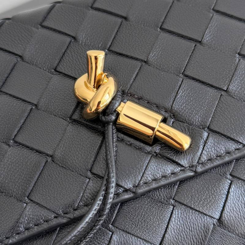 Bottega Veneta Andiamo Pouch Black 836940