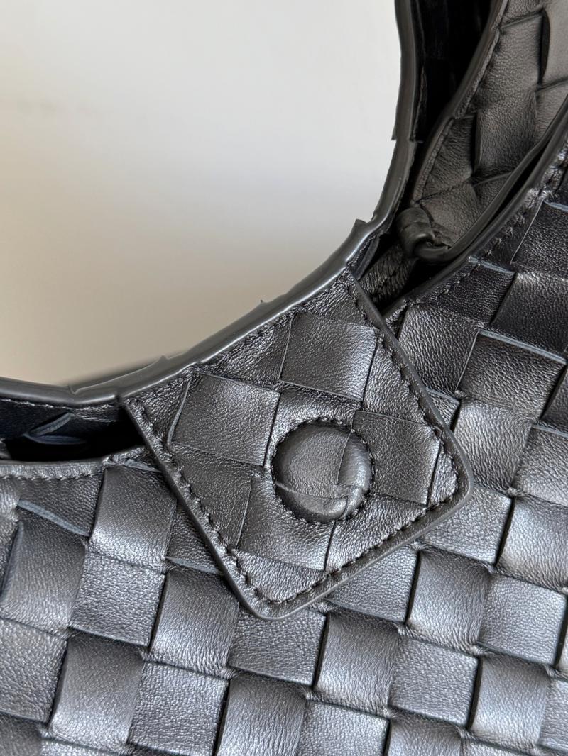 Bottega Veneta Medium Campana Black 844249