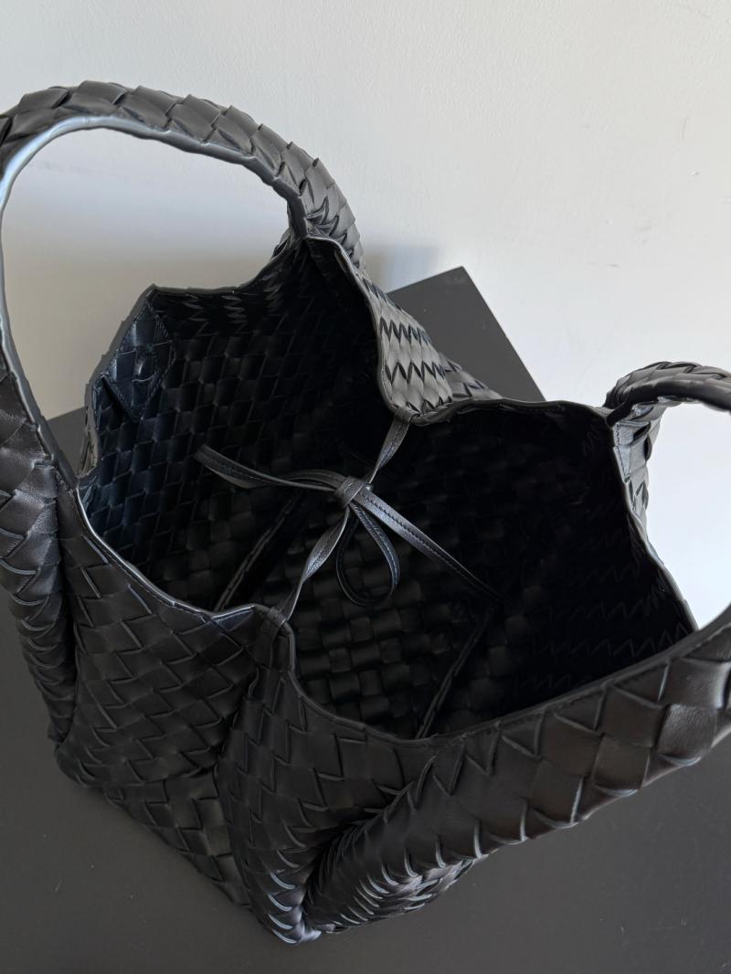 Bottega Veneta Medium Campana Black 844249