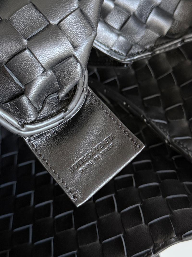 Bottega Veneta Medium Campana Black 844249
