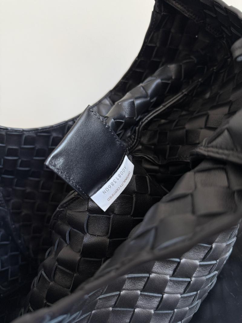 Bottega Veneta Medium Campana Black 844249
