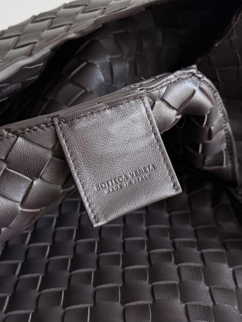 Bottega Veneta Medium Campana Fondant 844249
