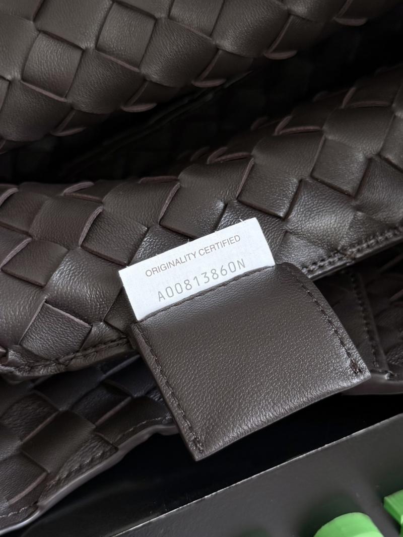 Bottega Veneta Medium Campana Fondant 844249