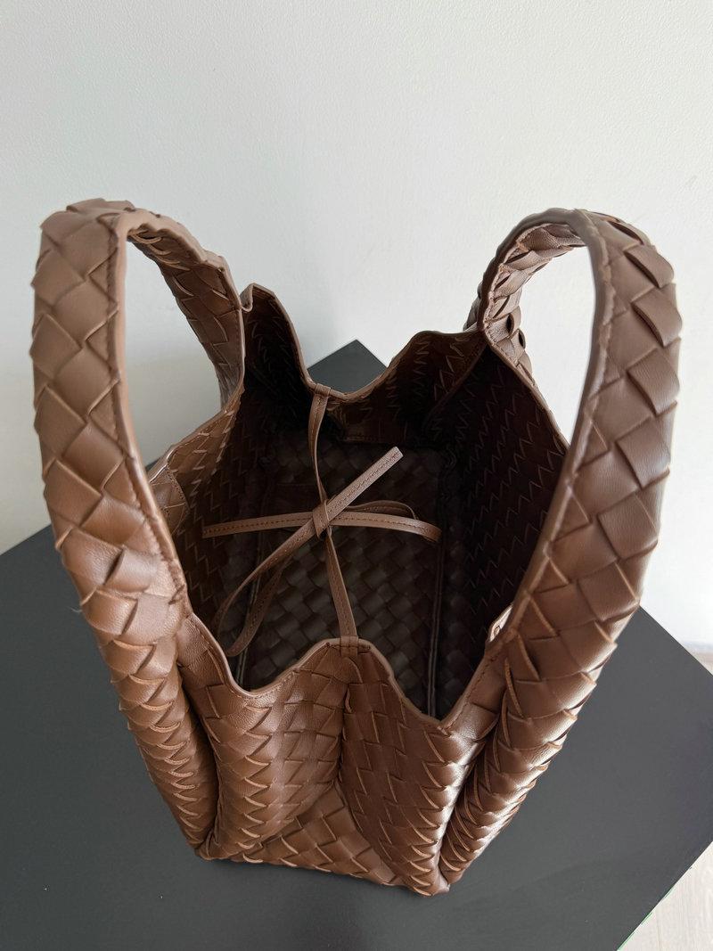 Bottega Veneta Medium Campana Nocciola 844249