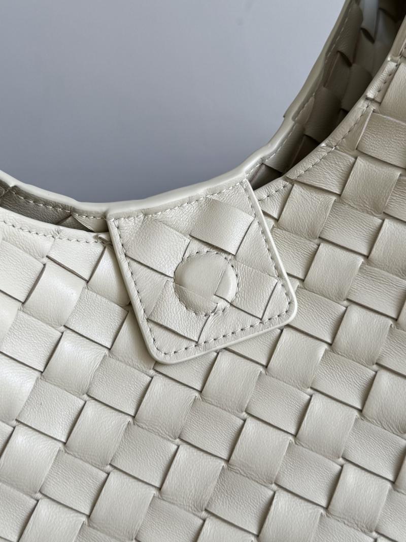 Bottega Veneta Medium Campana Sea salt 844249