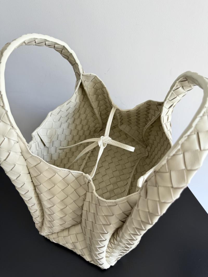 Bottega Veneta Medium Campana Sea salt 844249