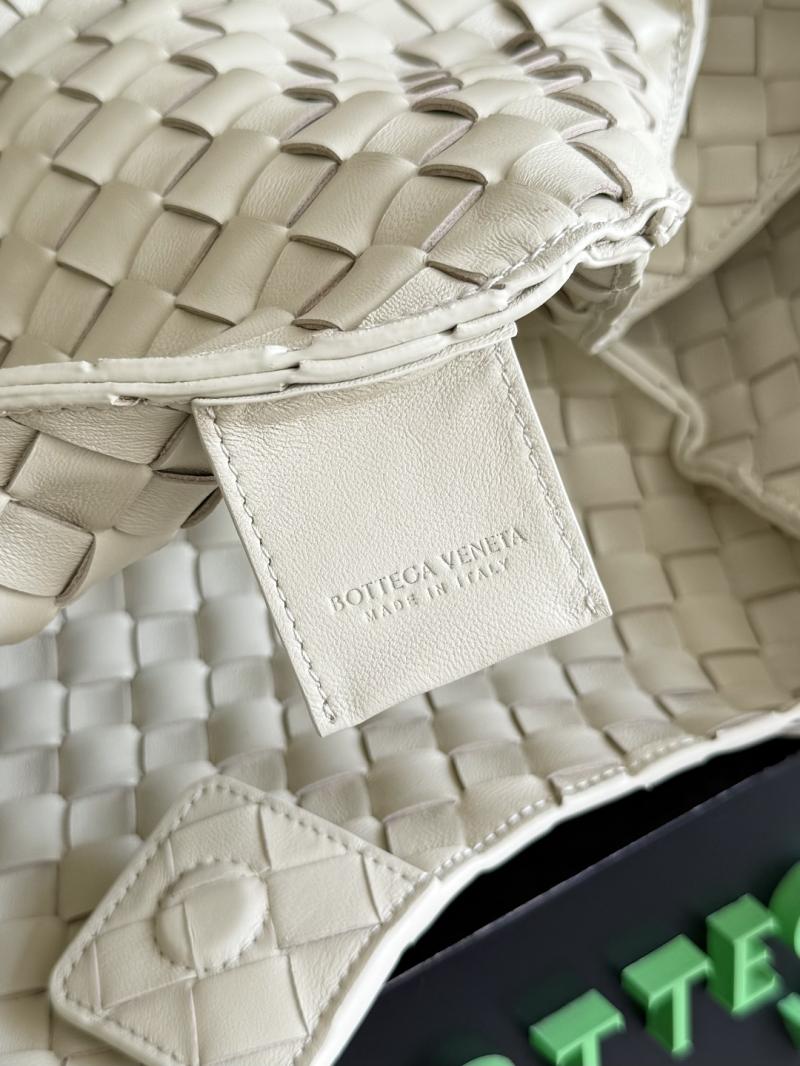 Bottega Veneta Medium Campana Sea salt 844249
