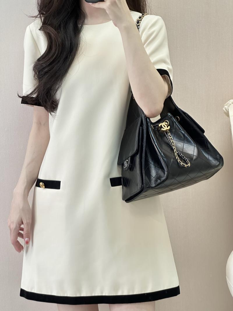 Chanel 25 Shiny Calfskin Small Handbag Black AS5293
