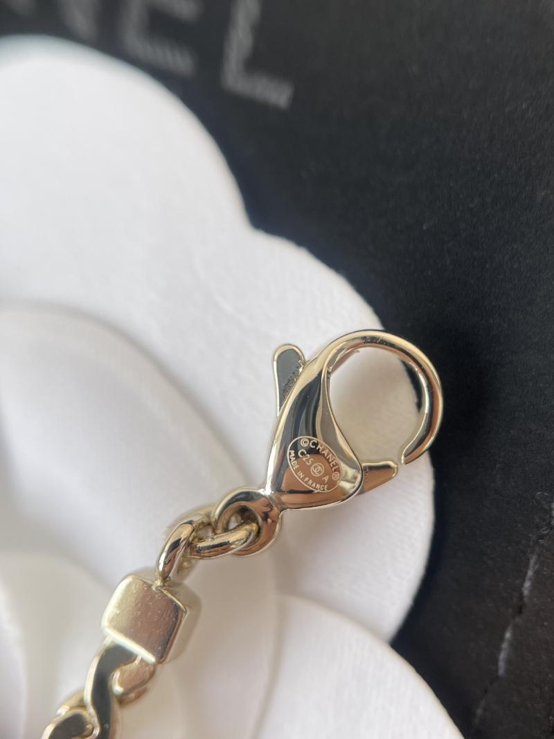 Chanel Bracelet YCB91301