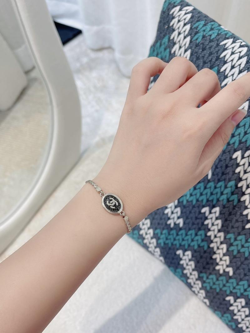 Chanel Bracelet YCB91301