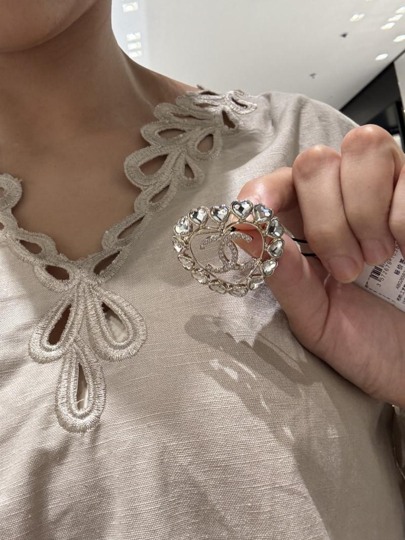 Chanel Brooch YCB91303