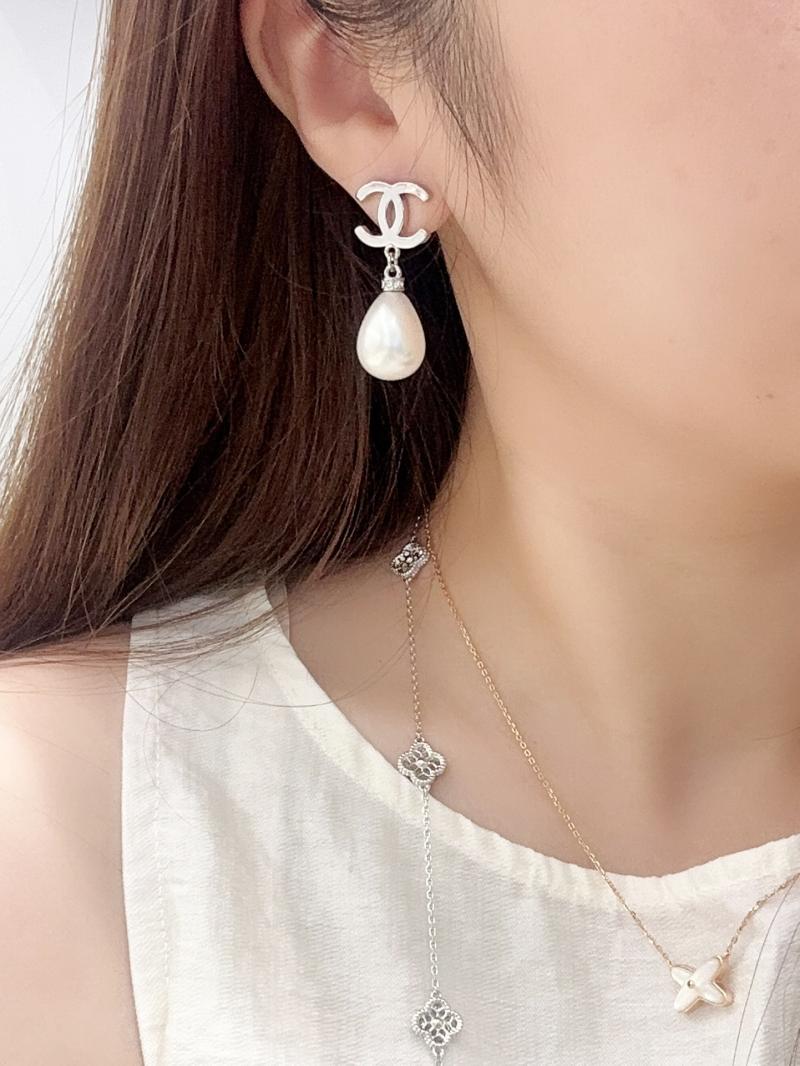 Chanel Earrings YCE90806