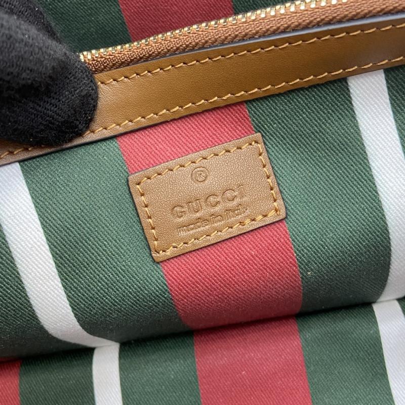 Gucci GG Emblem medium tote bag Brown 815214