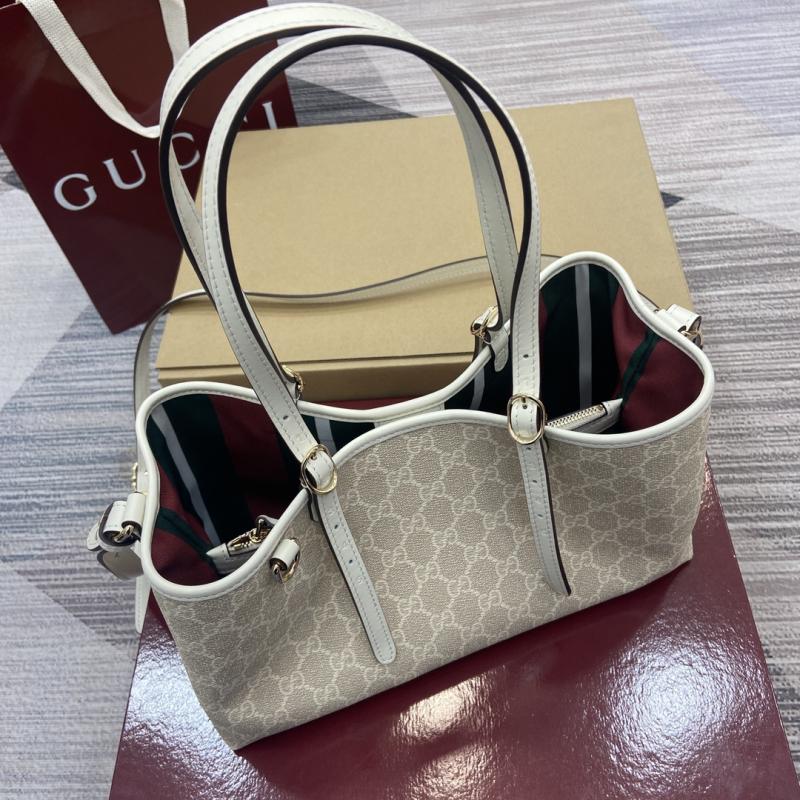 Gucci GG Emblem medium tote bag Off white 815214
