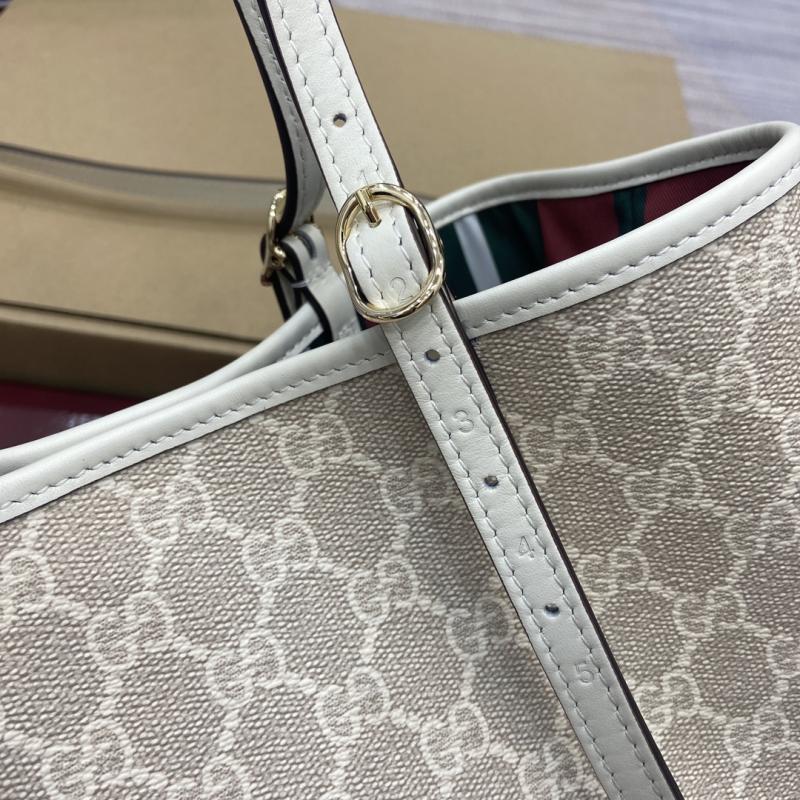 Gucci GG Emblem medium tote bag Off white 815214