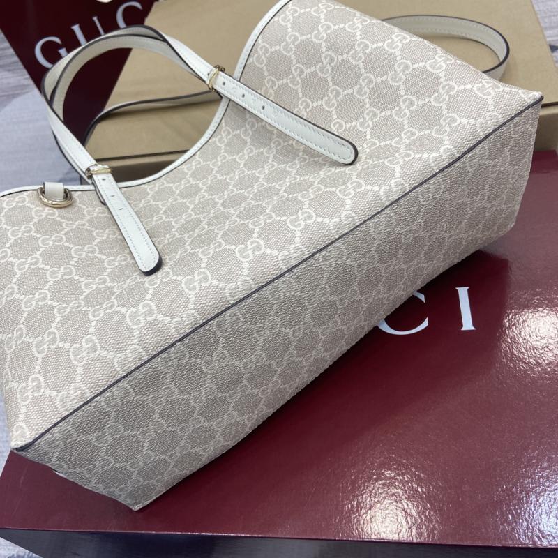 Gucci GG Emblem medium tote bag Off white 815214