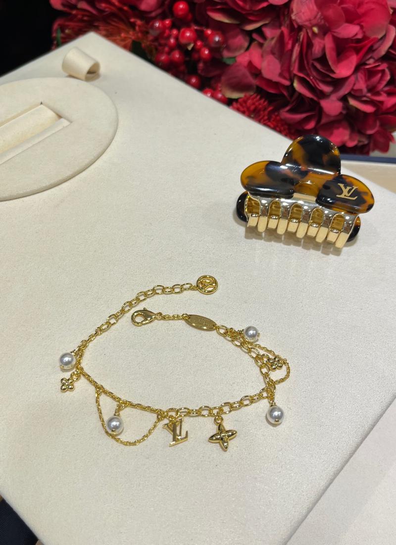 Louis Vuitton Bracelet YLB90701