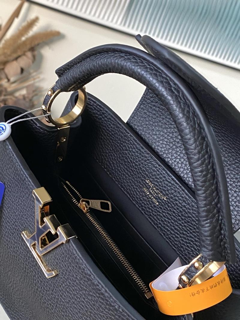 Louis Vuitton Capucines BB Black M14970