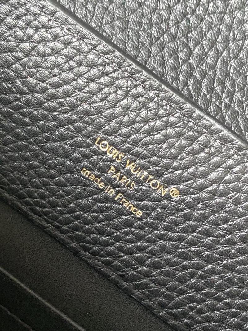 Louis Vuitton Capucines BB Black M14970