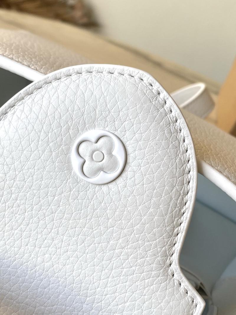 Louis Vuitton Capucines BB White M25256