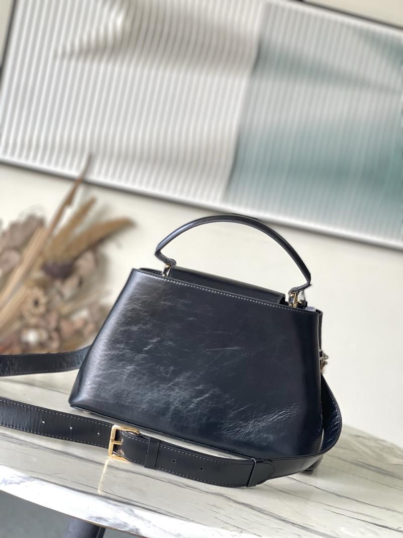 Louis Vuitton Capucines MM Souple Black M12924