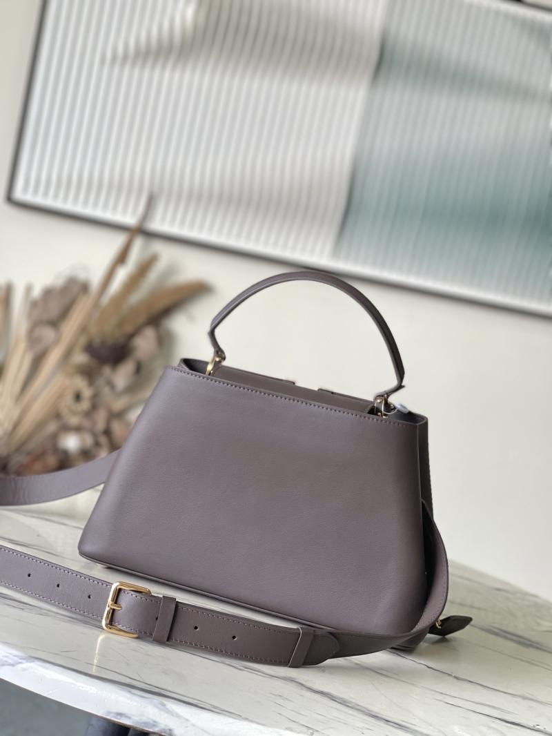 Louis Vuitton Capucines MM Souple Chocolate M12927