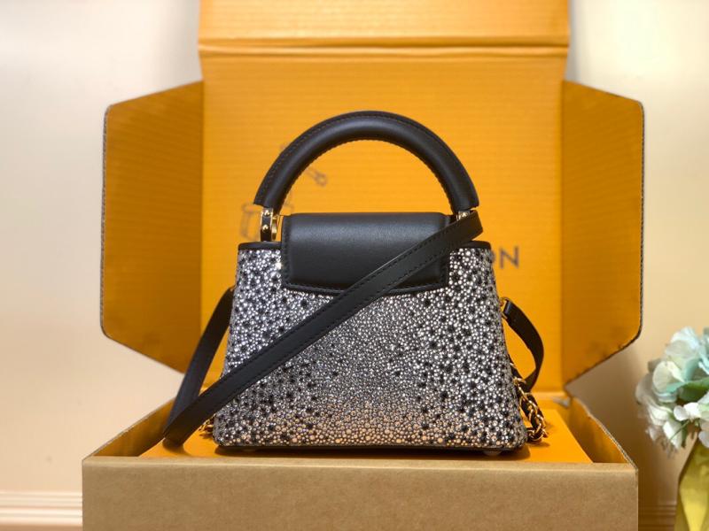 Louis Vuitton Capucines Mini Black M83088