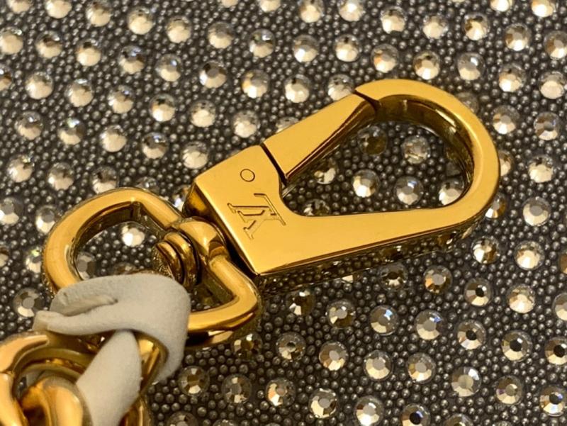 Louis Vuitton Capucines Nano White M83088