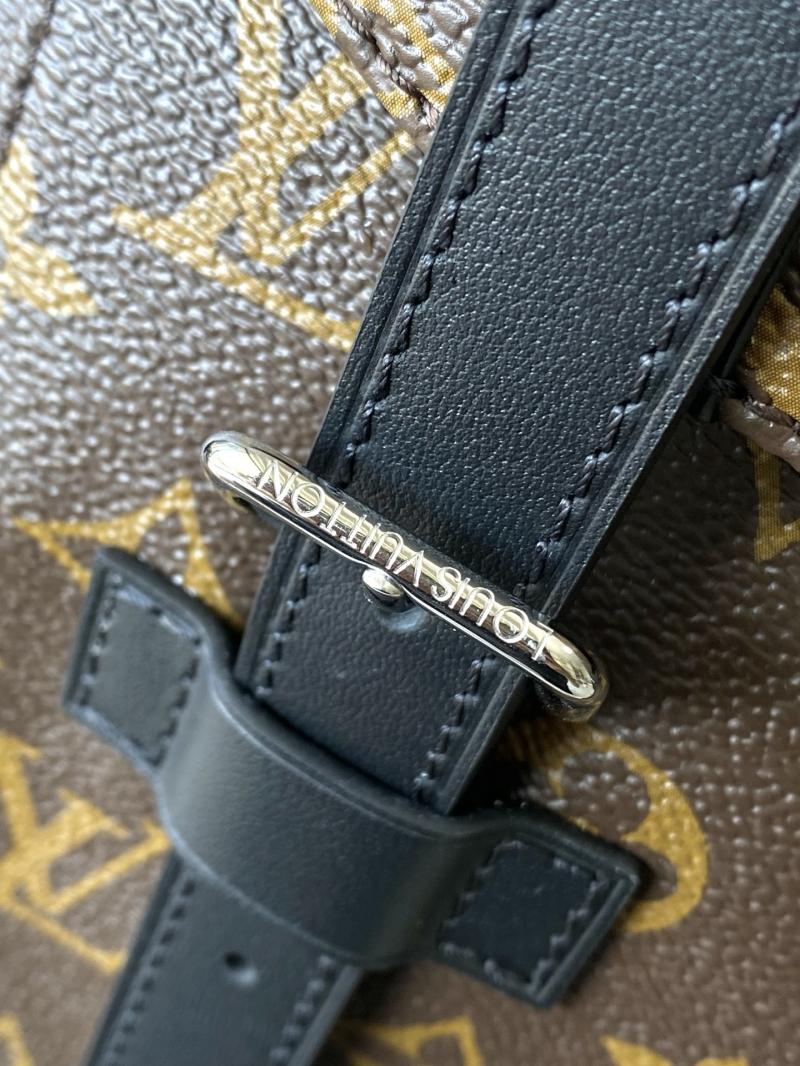 Louis Vuitton Christopher MM M43735