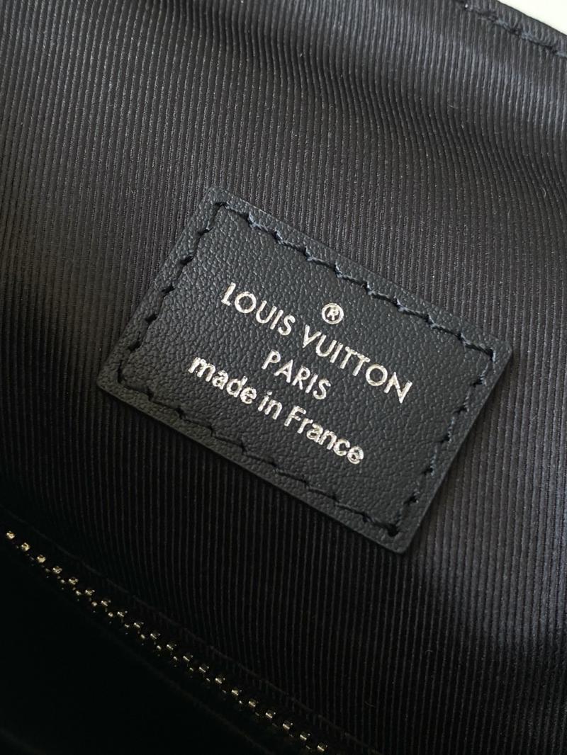 Louis Vuitton Christopher MM M43735