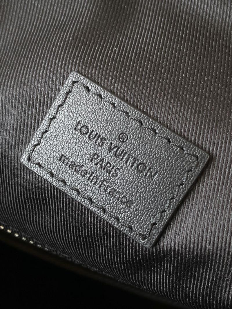 Louis Vuitton Christopher MM M45419