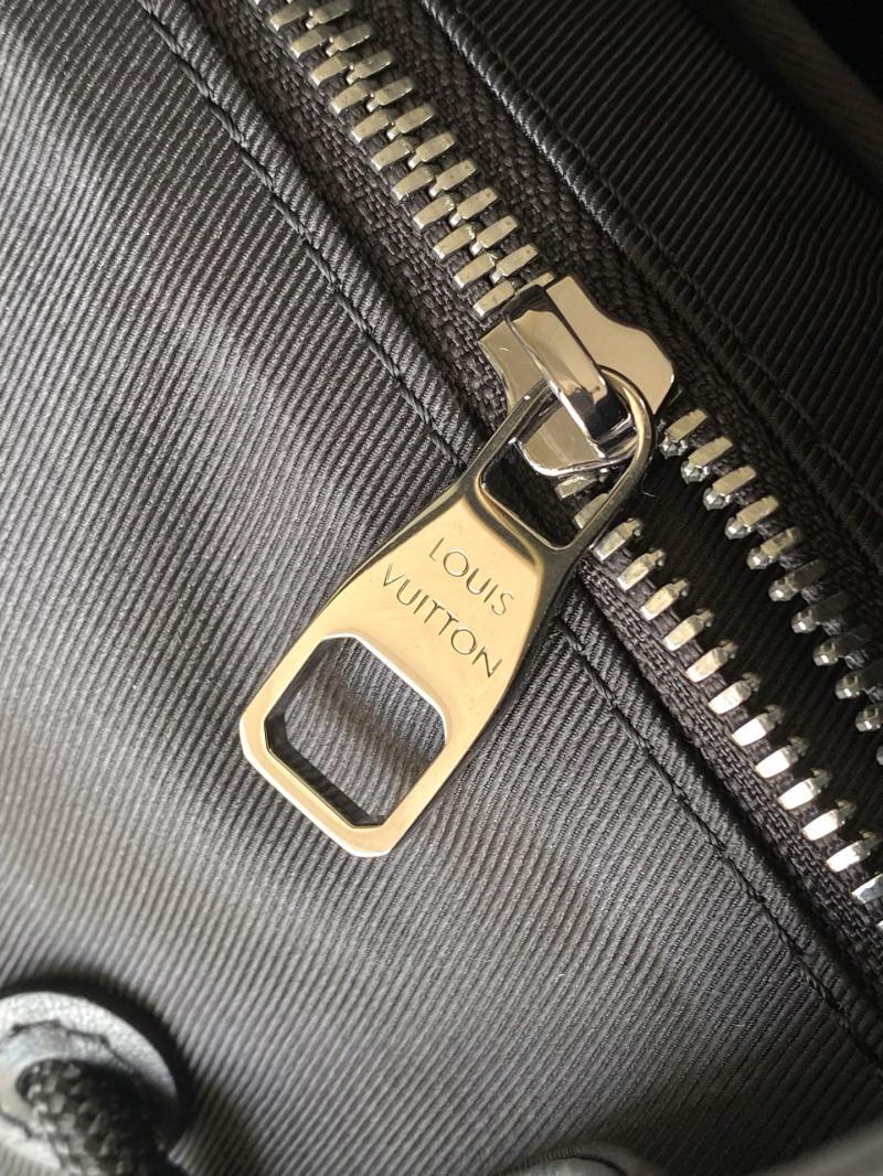 Louis Vuitton Christopher MM M45419