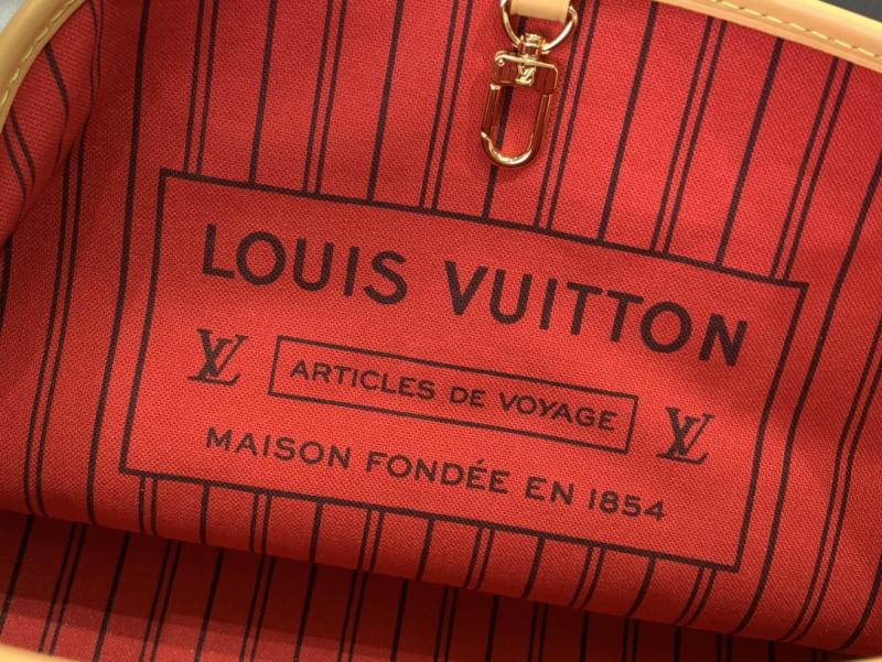 Louis Vuitton Ever More PM M15208