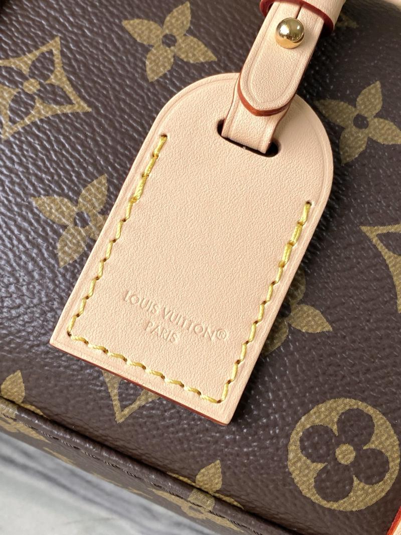 Louis Vuitton Hang On M47031