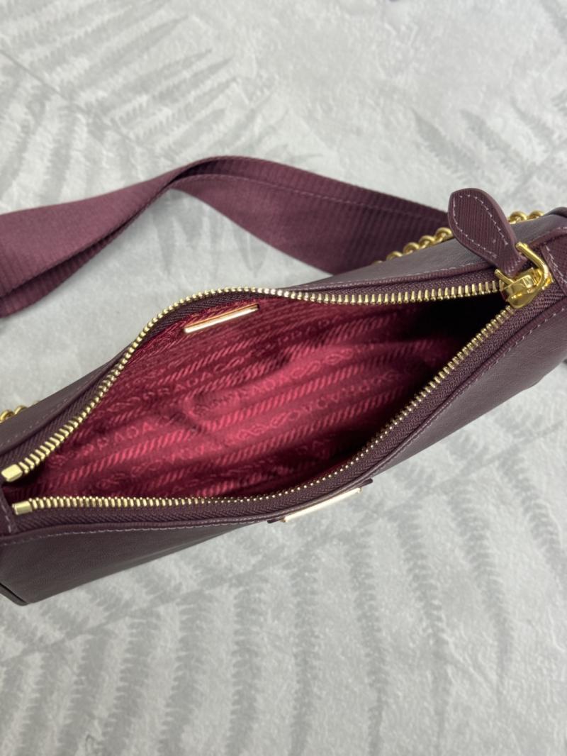 Prada 2005 Saffiano leather bag Burgundy 1BH204