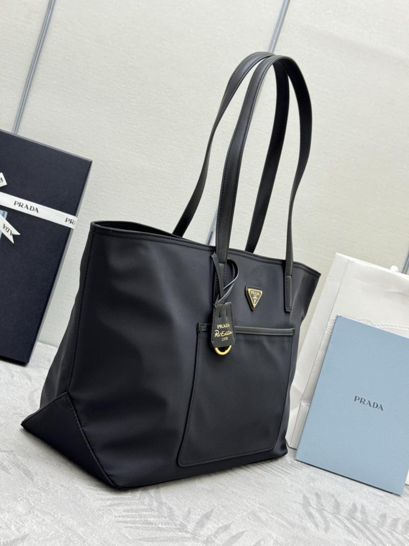Prada Re-Edition 1978 medium tote bag Black 1BG555