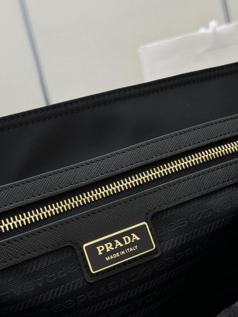 Prada Re-Edition 1978 medium tote bag Black 1BG555