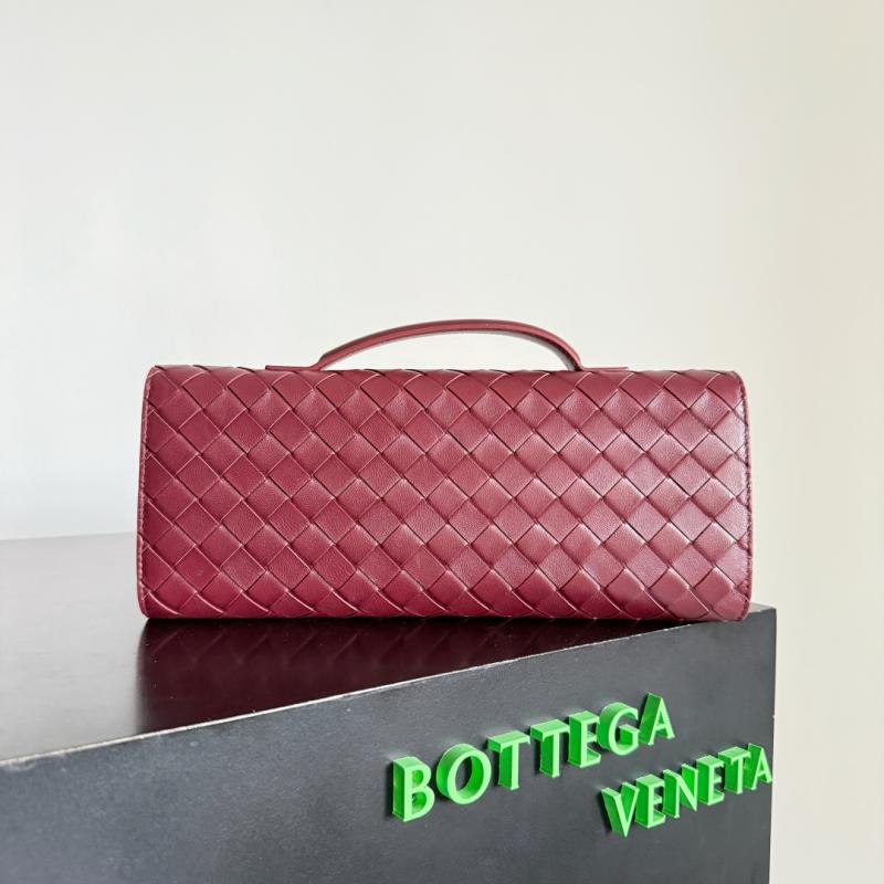 Bottega Veneta Andiamo Clutch Barolo 836810