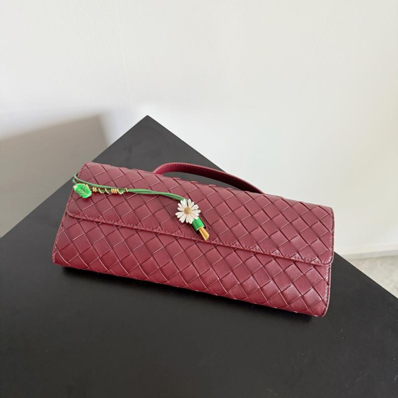 Bottega Veneta Andiamo Clutch Barolo 836810