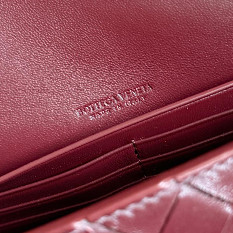 Bottega Veneta Andiamo Clutch Barolo 836810