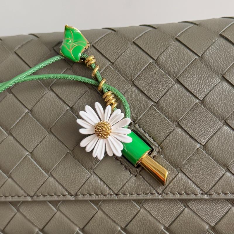 Bottega Veneta Andiamo Daisy Pouch Cypress 838870
